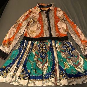 Beautiful dress worn one time only, comfortable it’s great for dinners, parties